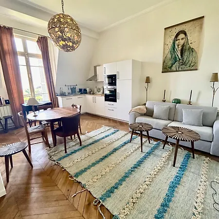 דירה Dans Un Chateau